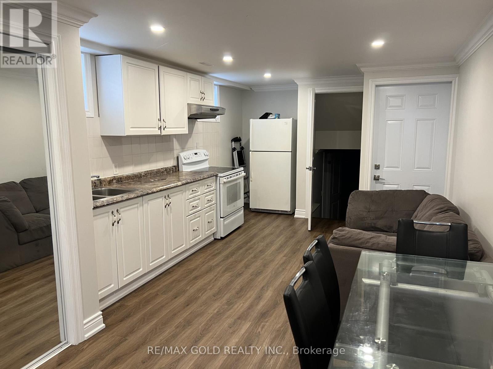 Lower - 3125 Lednier Terrace, Mississauga, Ontario  L4Y 3Z9 - Photo 3 - W13711702