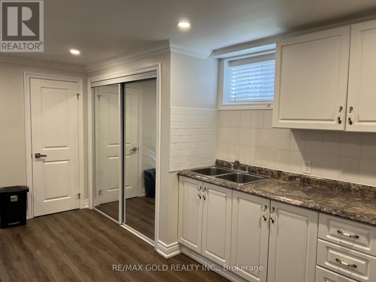 Lower - 3125 Lednier Terrace, Mississauga, Ontario  L4Y 3Z9 - Photo 7 - W13711702
