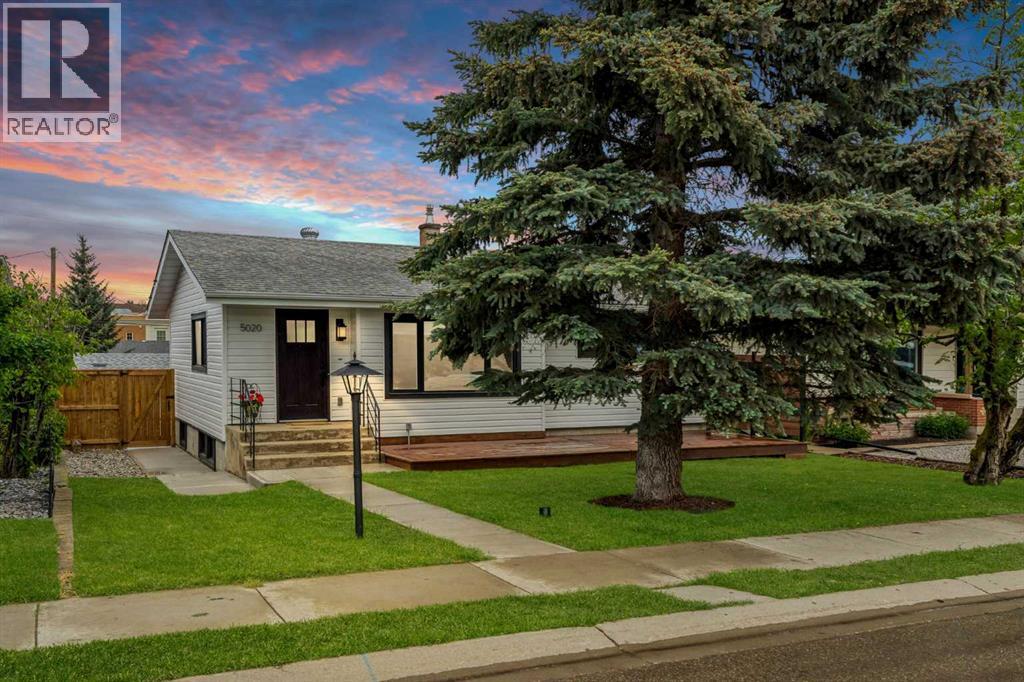 5020 47a Avenue, Sylvan Lake, Alberta  T4S 1G8 - Photo 2 - A2321068