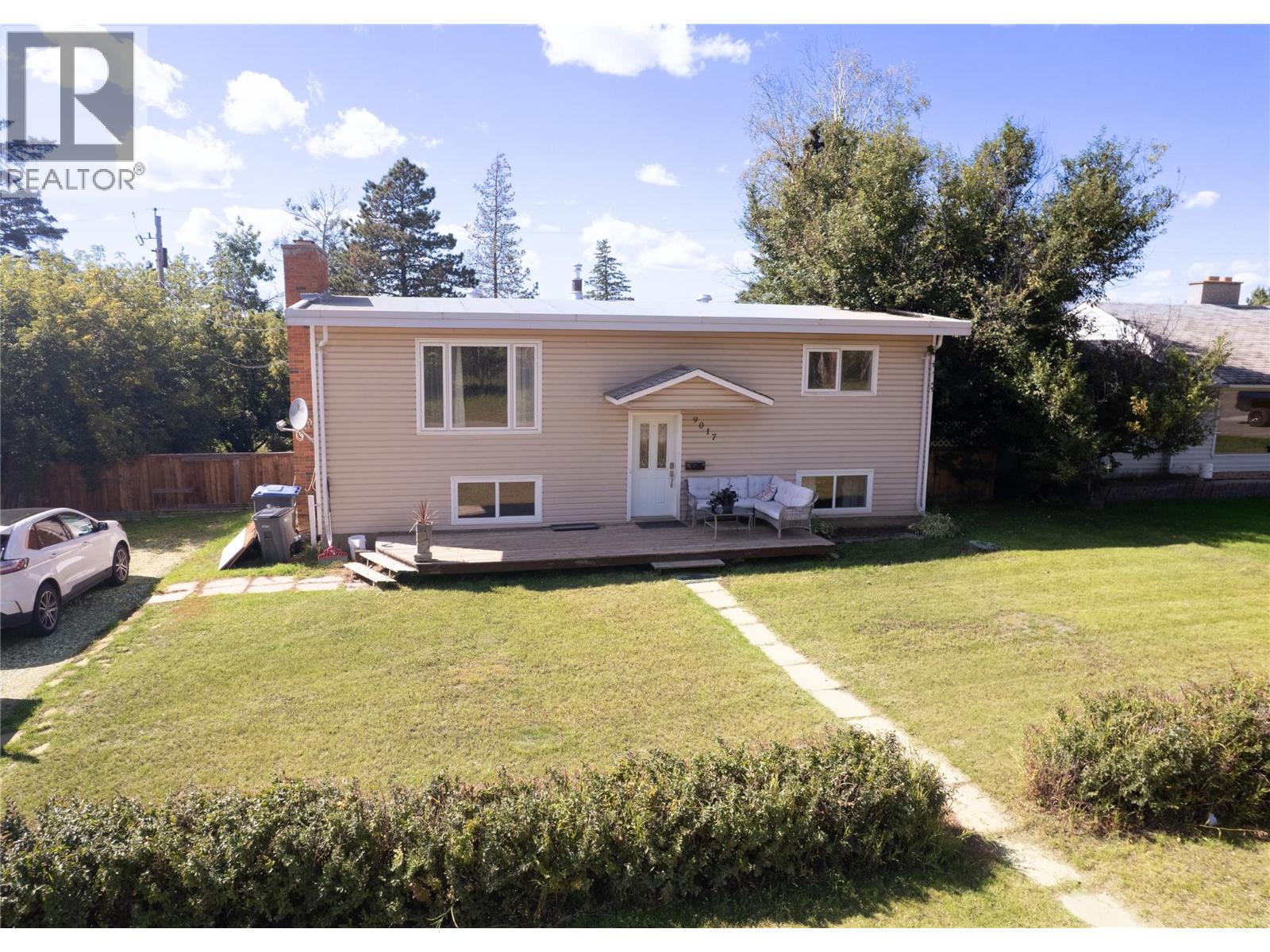 9017 17 Street, Dawson Creek, British Columbia