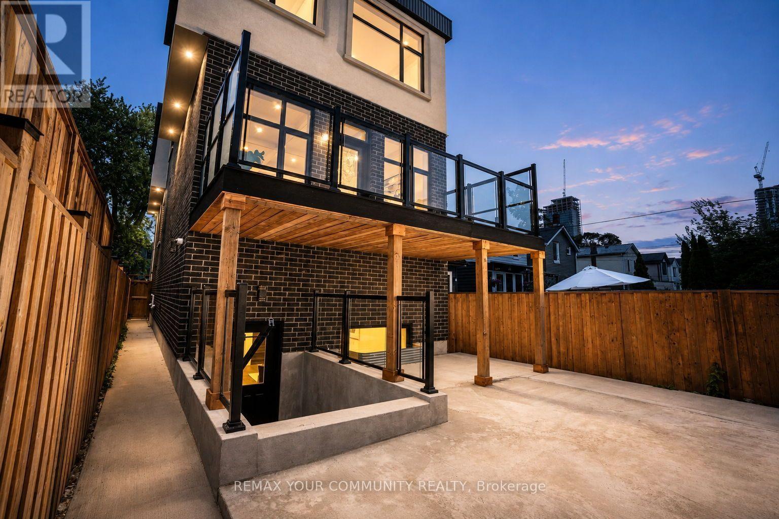 49 Wayland Avenue, Toronto, Ontario  M4E 3C8 - Photo 35 - E13712036