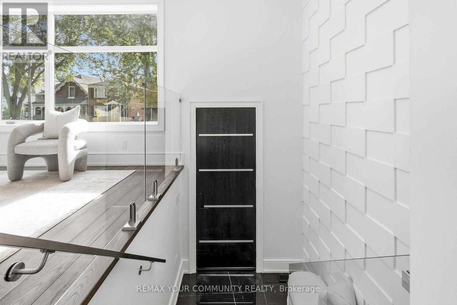 49 Wayland Avenue, Toronto, Ontario  M4E 3C8 - Photo 6 - E13712036