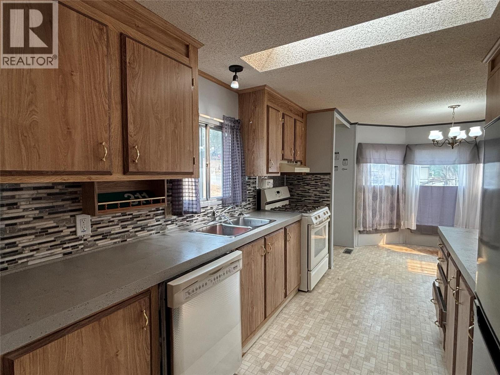 311 Mcdonald Avenue, Clinton, British Columbia  V0K 1K0 - Photo 6 - 10398674