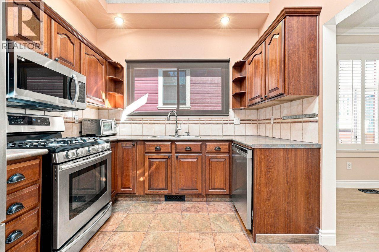 223 Manitoba Street, New Westminster, British Columbia V3L 1J3 - Photo 3 - R3158761