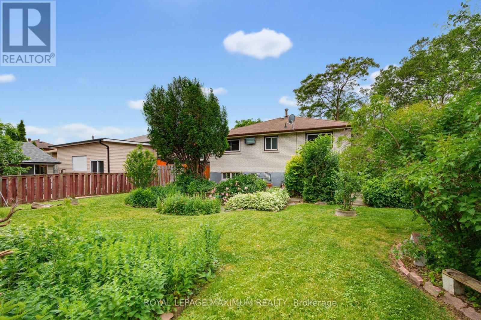 41 Strathavon Drive, Toronto, Ontario  M9V 2H4 - Photo 36 - W13708714