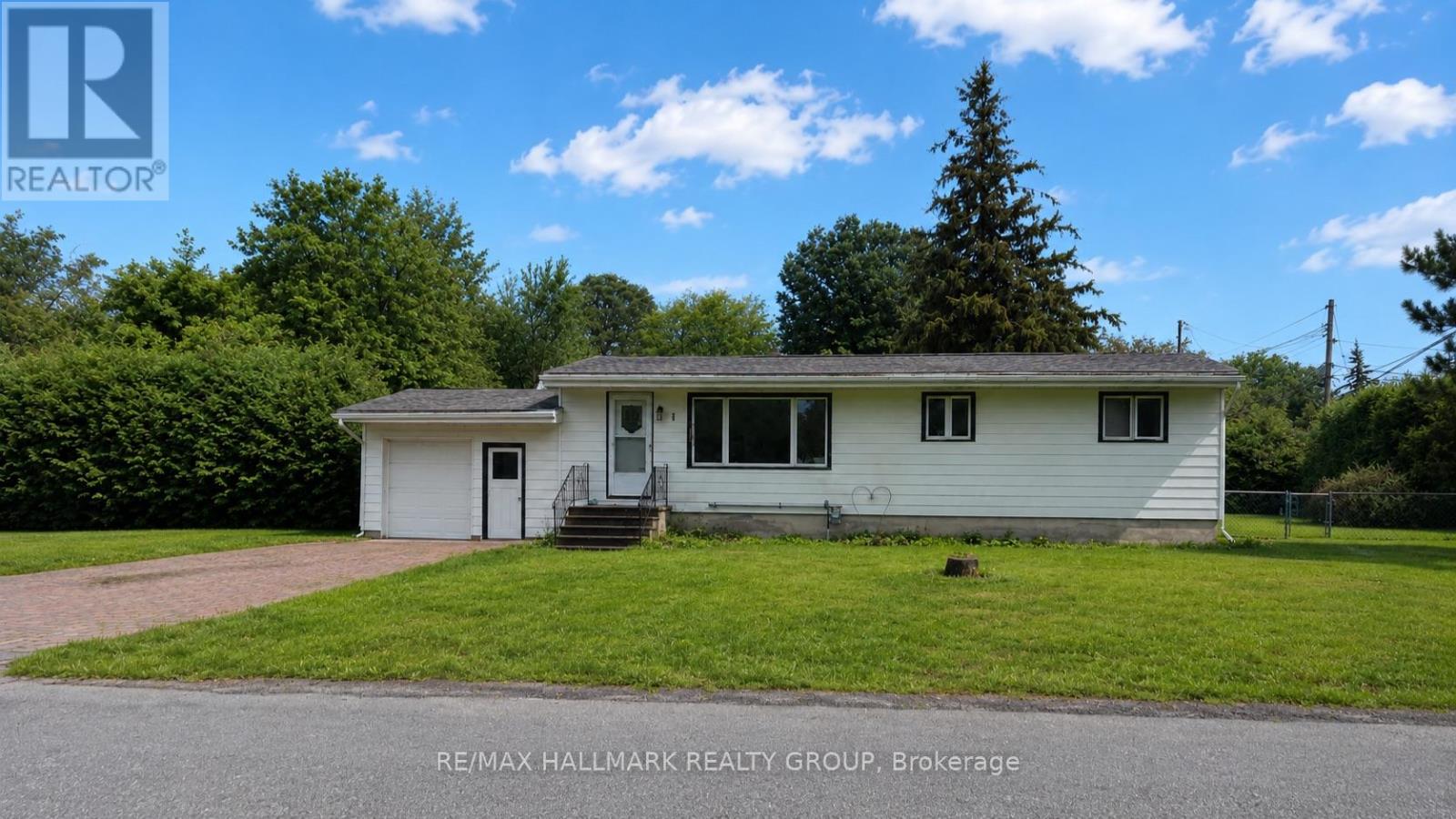 11 Bobcat Way Street, Ottawa, Ontario  K2S 1P3 - Photo 2 - X13712014