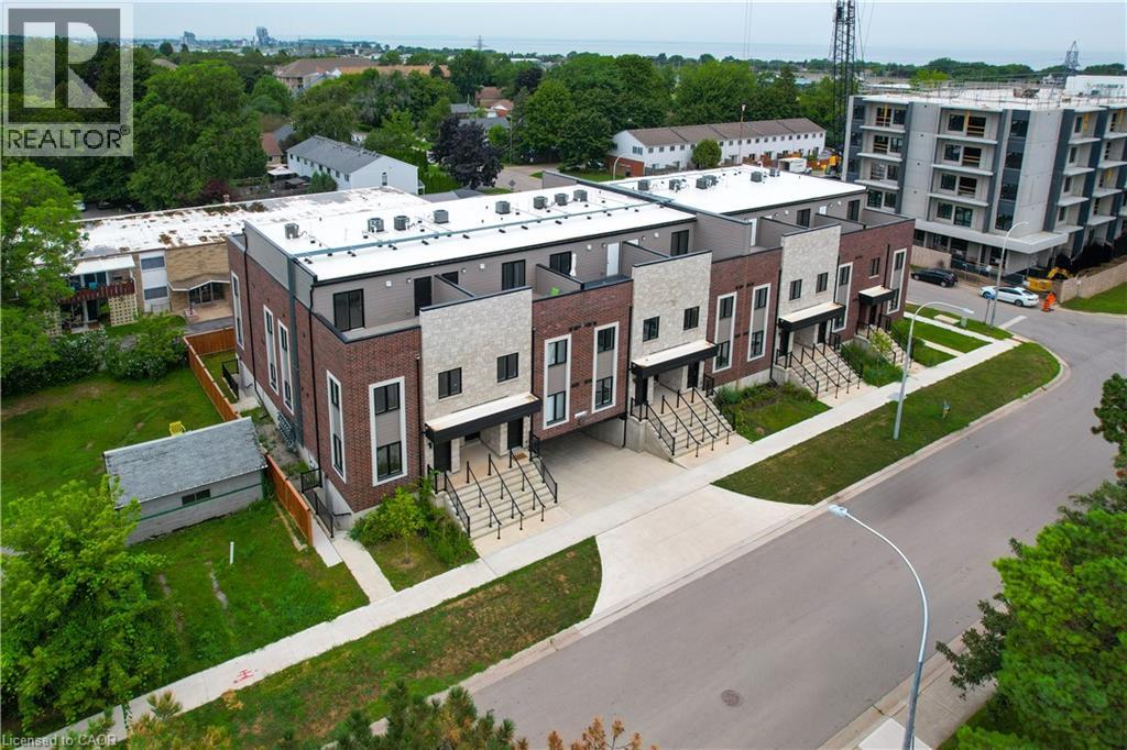 2 SLESSOR Boulevard Unit# 10, Grimsby, Ontario