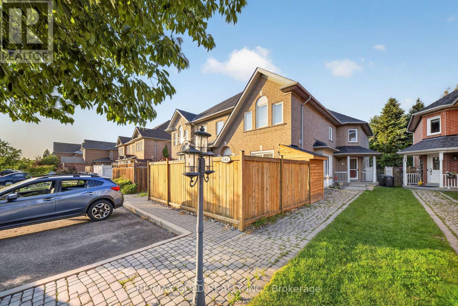 142 PRESSED BRICK DRIVE, Brampton, Ontario