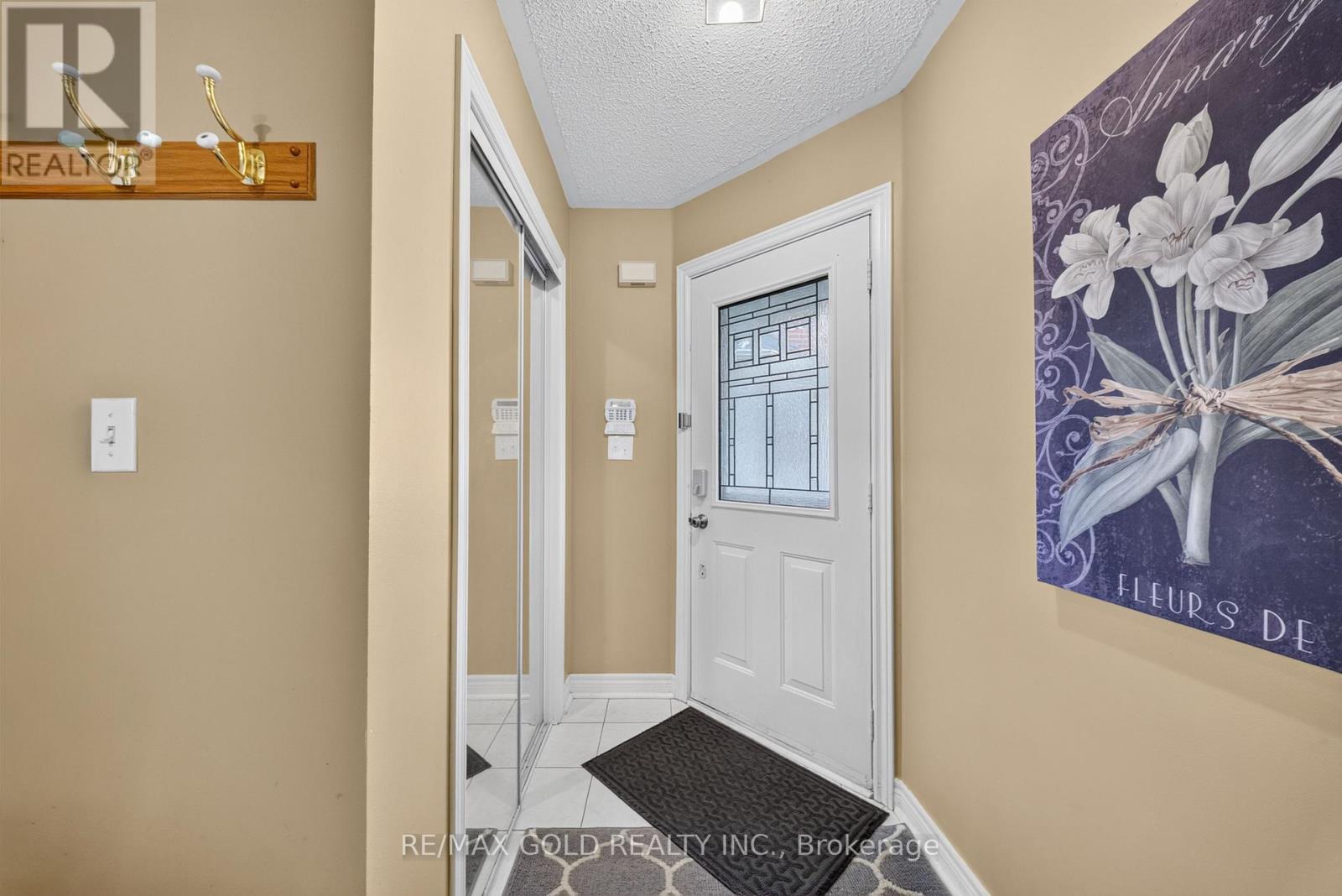 142 Pressed Brick Drive, Brampton, Ontario  L6V 4K6 - Photo 3 - W13712056