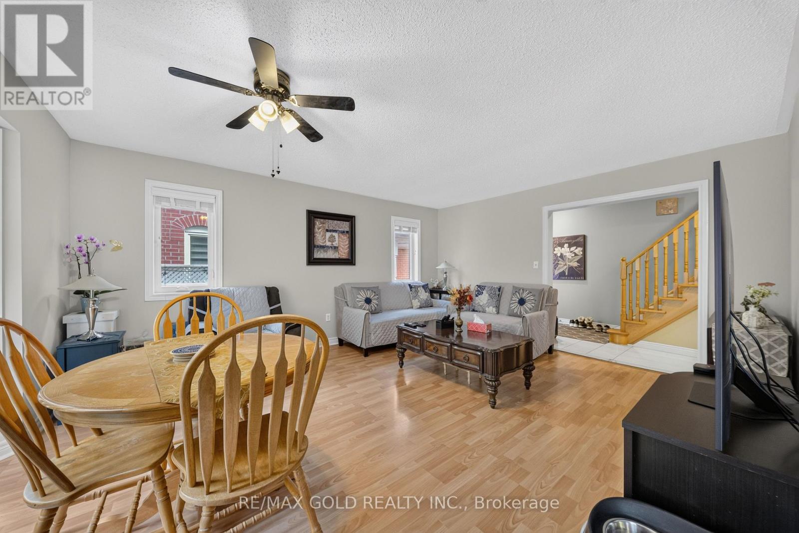 142 Pressed Brick Drive, Brampton, Ontario  L6V 4K6 - Photo 6 - W13712056