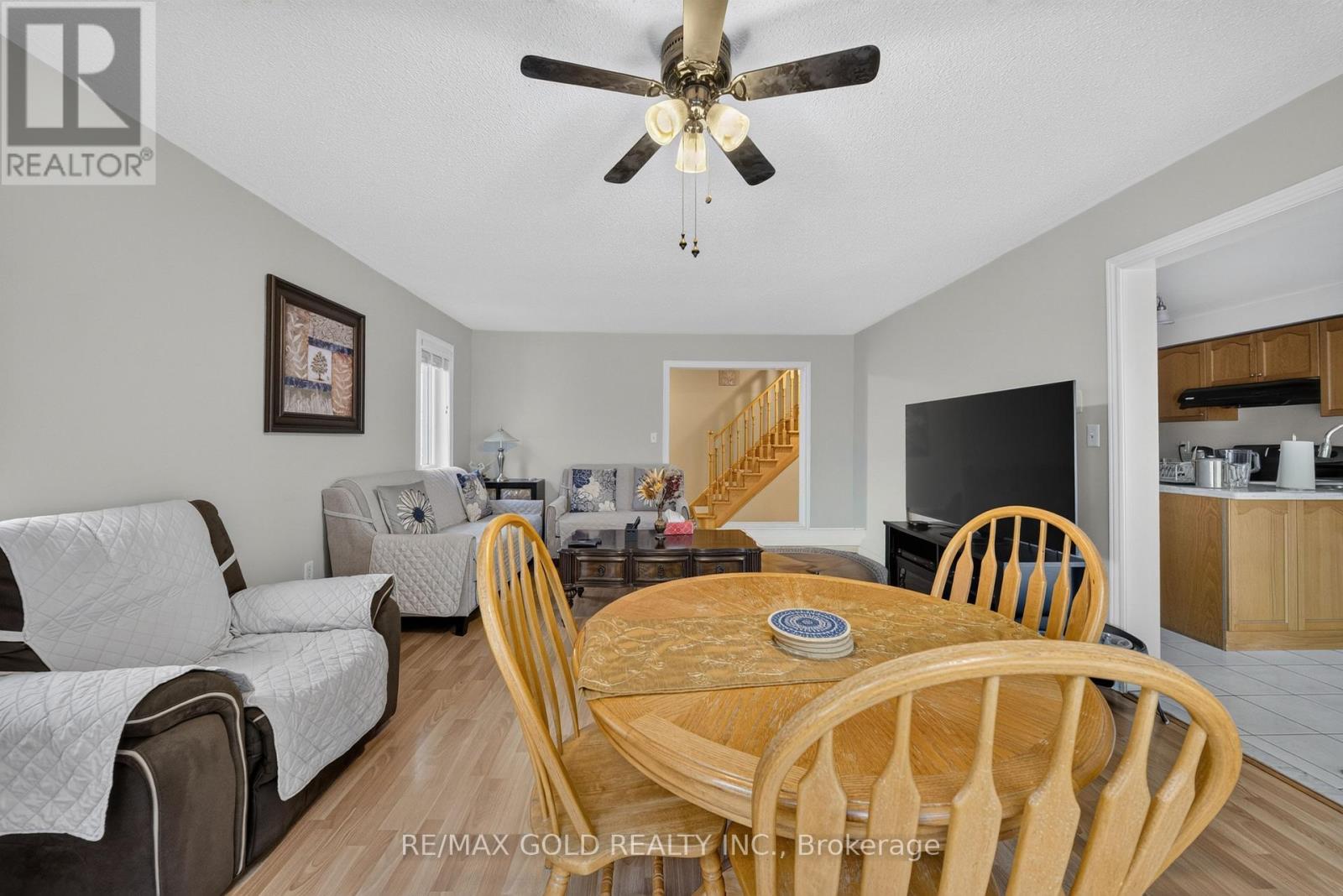 142 Pressed Brick Drive, Brampton, Ontario  L6V 4K6 - Photo 7 - W13712056