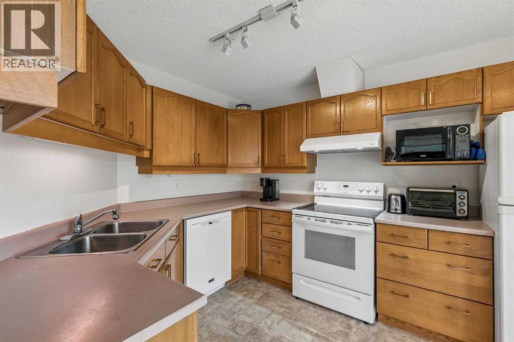 1203, 1203 Sienna Park Green Sw, Calgary, Alberta T3H 3N7 - Photo 7 - A2338703