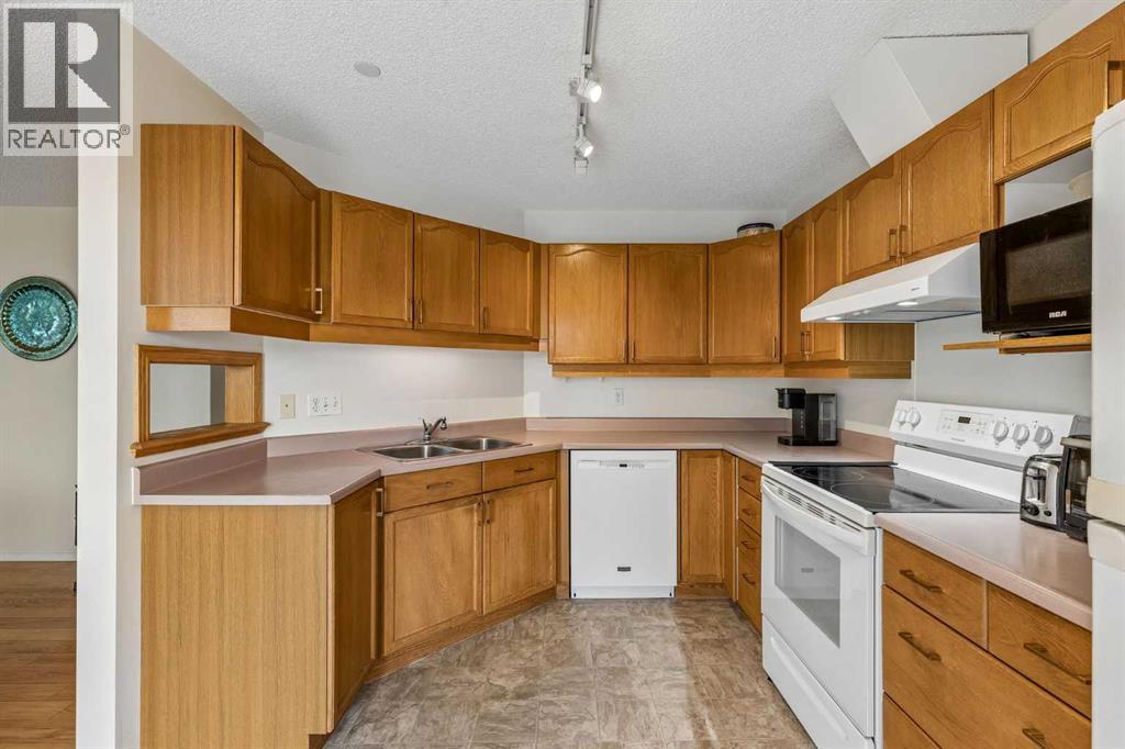 1203, 1203 Sienna Park Green Sw, Calgary, Alberta T3H 3N7 - Photo 9 - A2338703