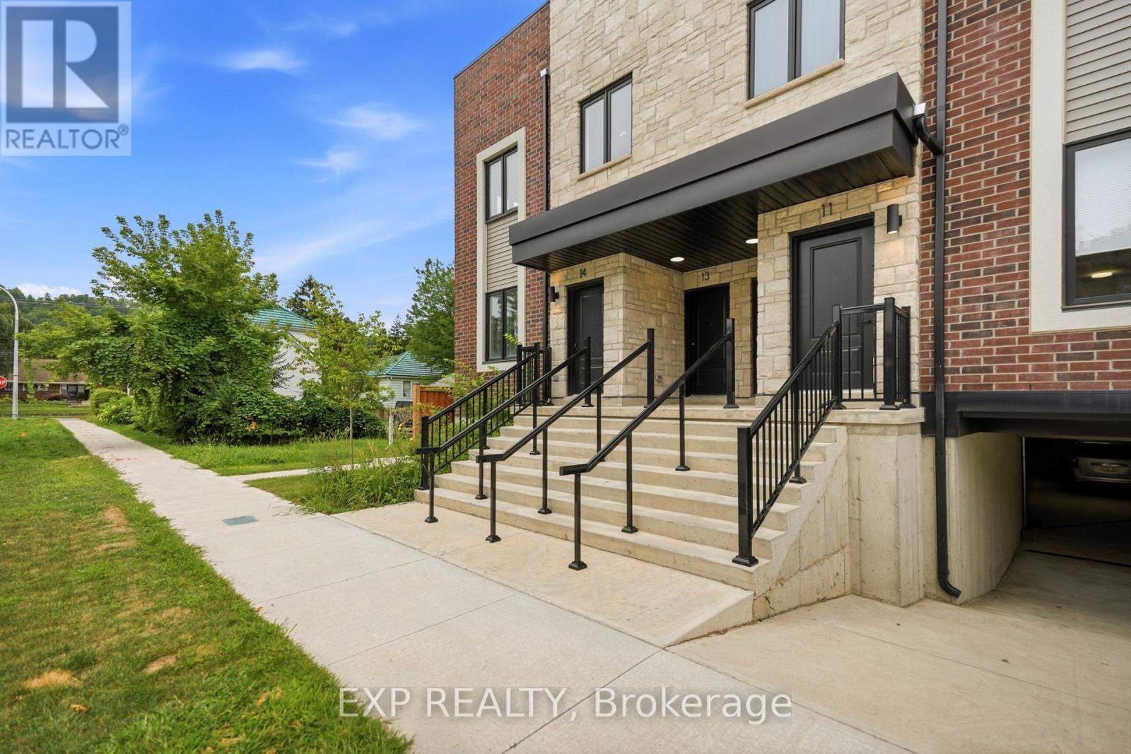 12 - 2 Slessor Boulevard, Grimsby, Ontario  L3M 5J4 - Photo 3 - X13712130