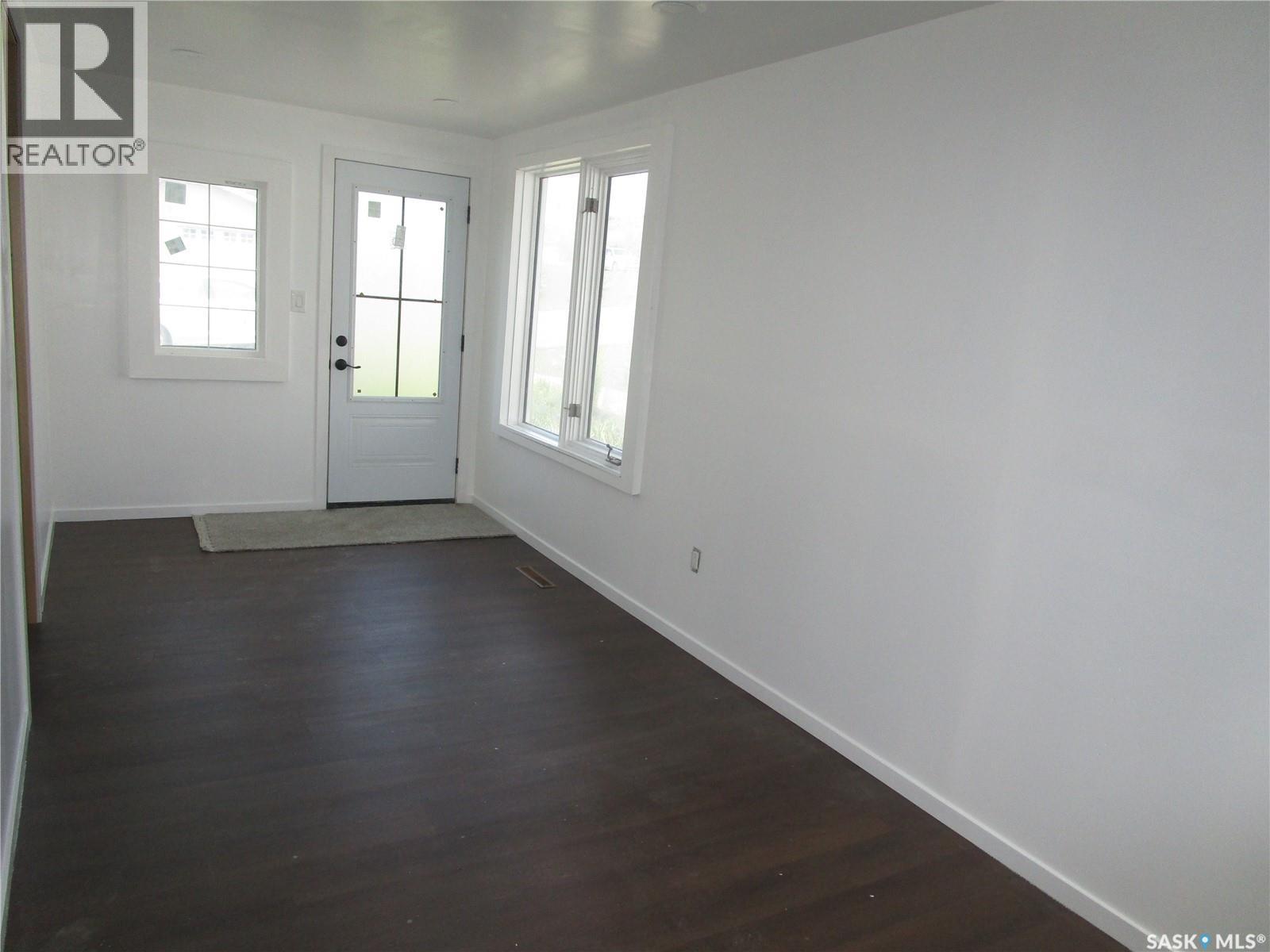 2011 1st Street S, Rockglen, Saskatchewan  S0H 3R0 - Photo 3 - SK046631