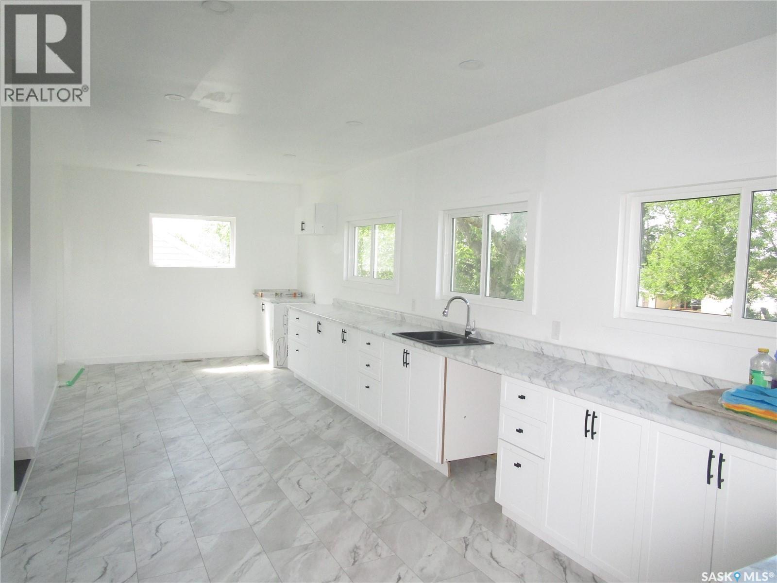 2011 1st Street S, Rockglen, Saskatchewan  S0H 3R0 - Photo 6 - SK046631