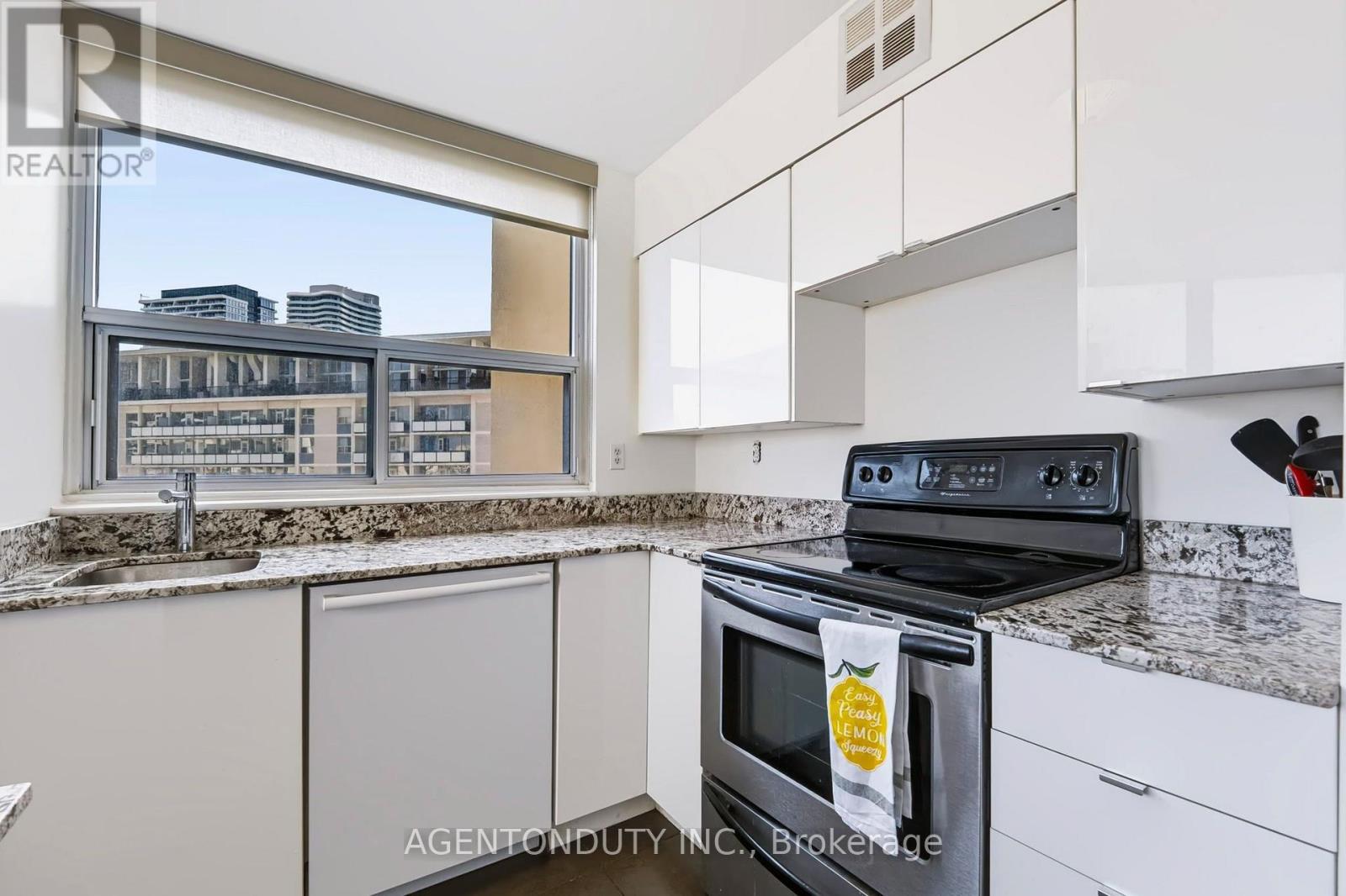 1602 - 25 Maitland Street, Toronto, Ontario  M4Y 2W1 - Photo 14 - C13712164