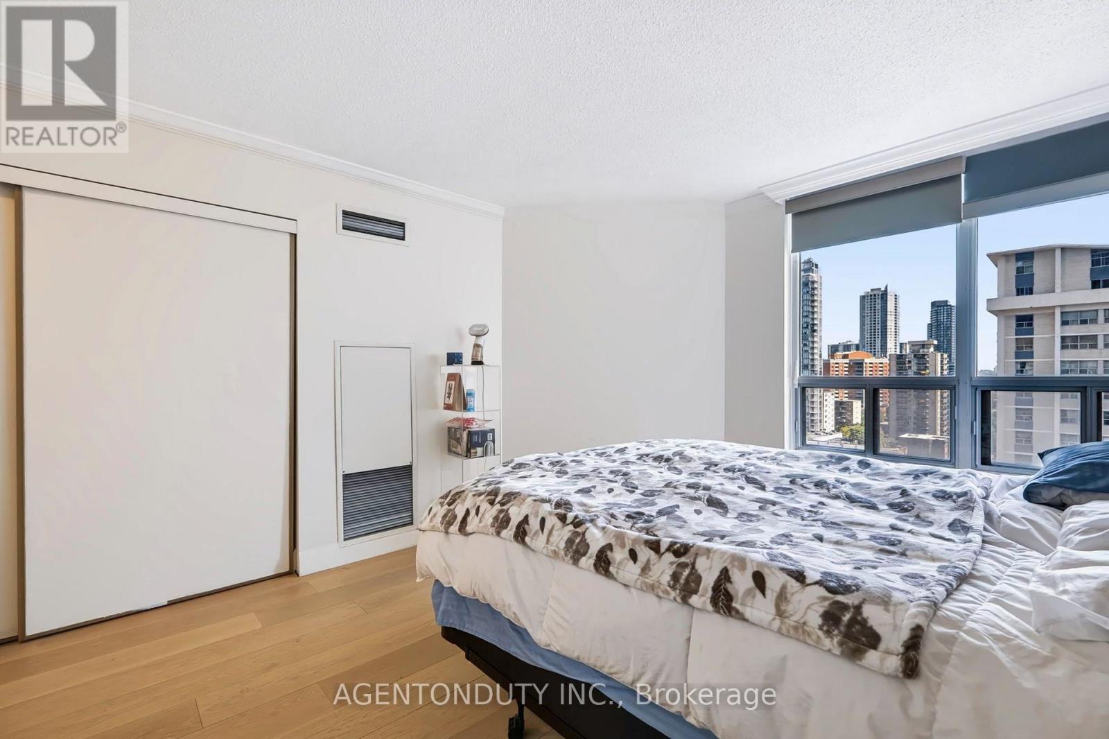 1602 - 25 Maitland Street, Toronto, Ontario  M4Y 2W1 - Photo 18 - C13712164