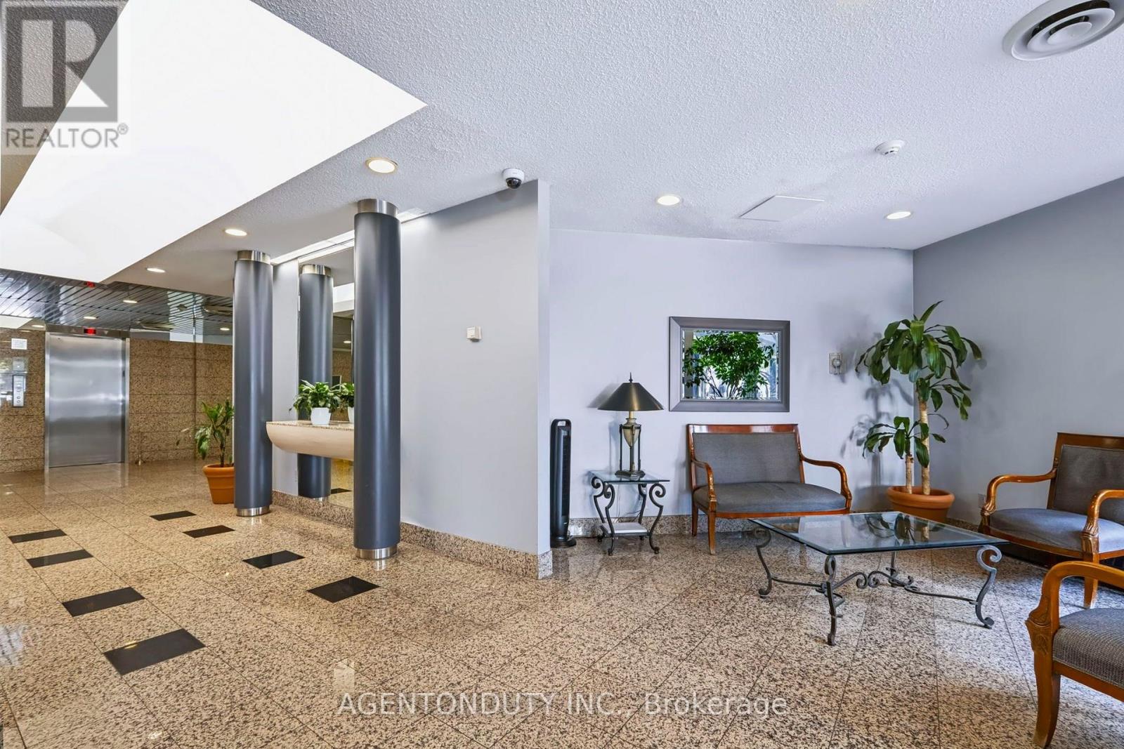 1602 - 25 Maitland Street, Toronto, Ontario  M4Y 2W1 - Photo 5 - C13712164