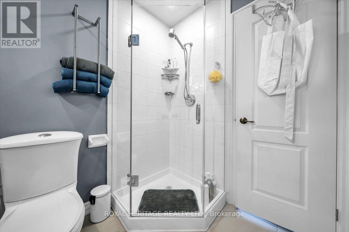 828 Wildflower Court, Oshawa, Ontario  L1G 7Z4 - Photo 22 - E13712166