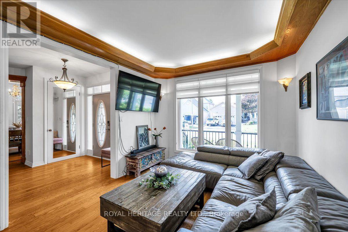 828 Wildflower Court, Oshawa, Ontario  L1G 7Z4 - Photo 7 - E13712166