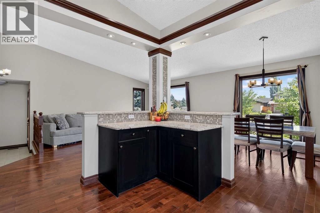 196 Suncrest Way Se, Calgary, Alberta  T2X 1W4 - Photo 8 - A2338459