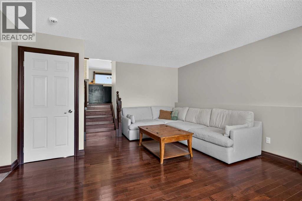 196 Suncrest Way Se, Calgary, Alberta  T2X 1W4 - Photo 25 - A2338459