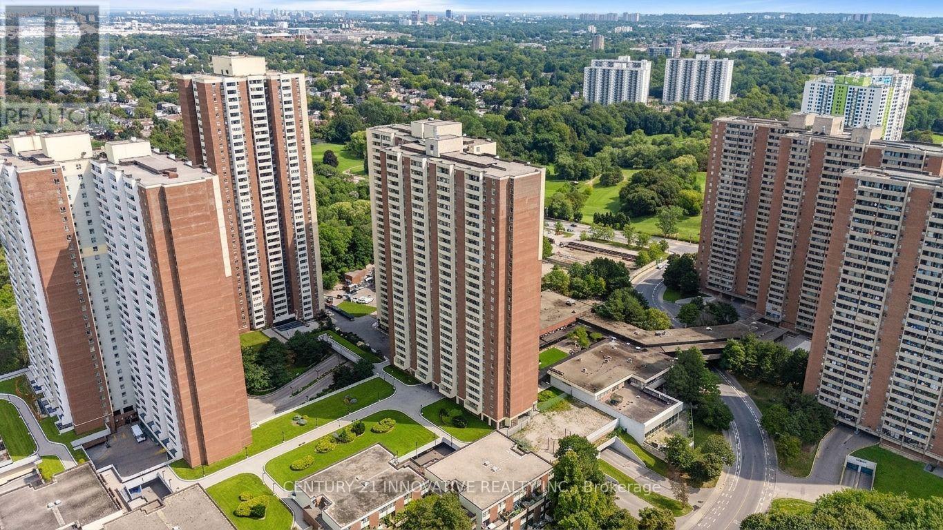 609 - 1 Massey Square, Toronto, Ontario  M4C 5L4 - Photo 2 - E13711772