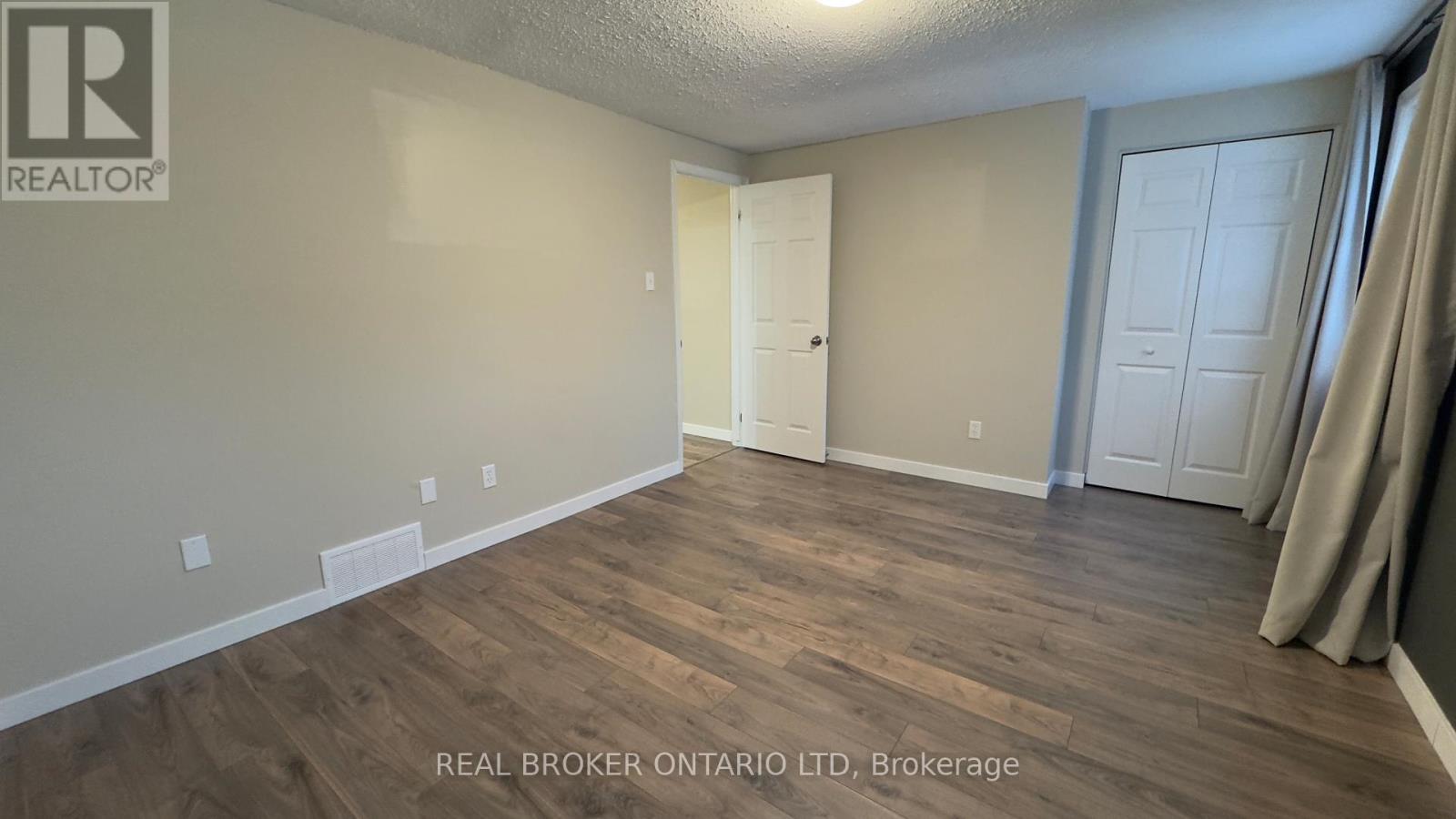 457 Wilkins Street, London South, Ontario  N6C 5B5 - Photo 5 - X13712250