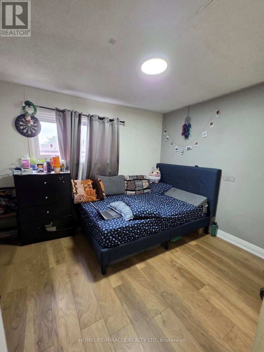 48 Glanvil Crescent, Toronto, Ontario  M1B 4R7 - Photo 5 - E13712236
