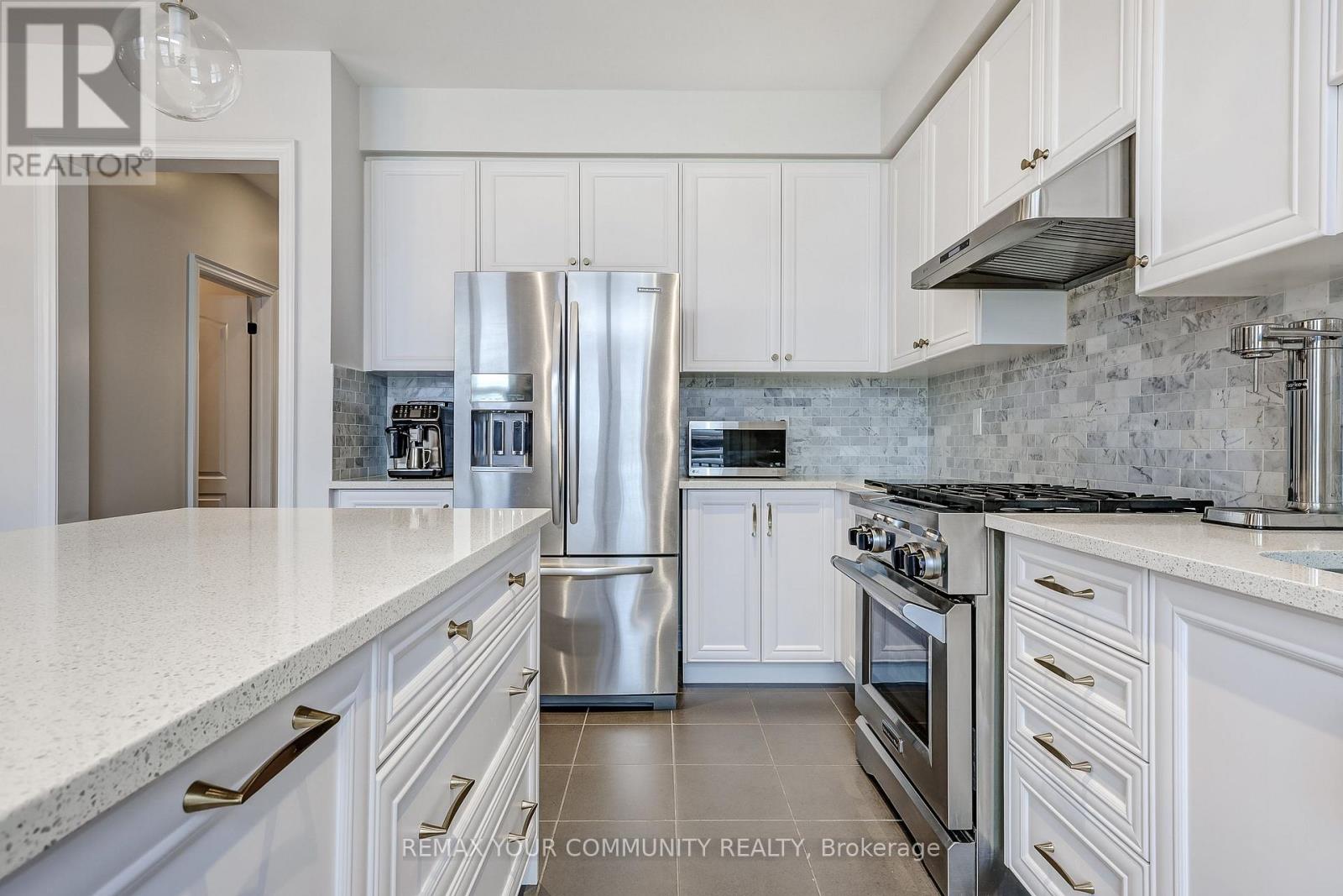 22 Lowther Avenue, Richmond Hill, Ontario  L4E 2Z7 - Photo 11 - N13712202