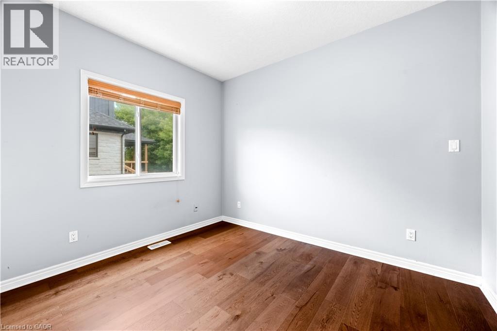 4 Clairfields Drive W, Guelph, Ontario  N1G 5H5 - Photo 13 - 40858342