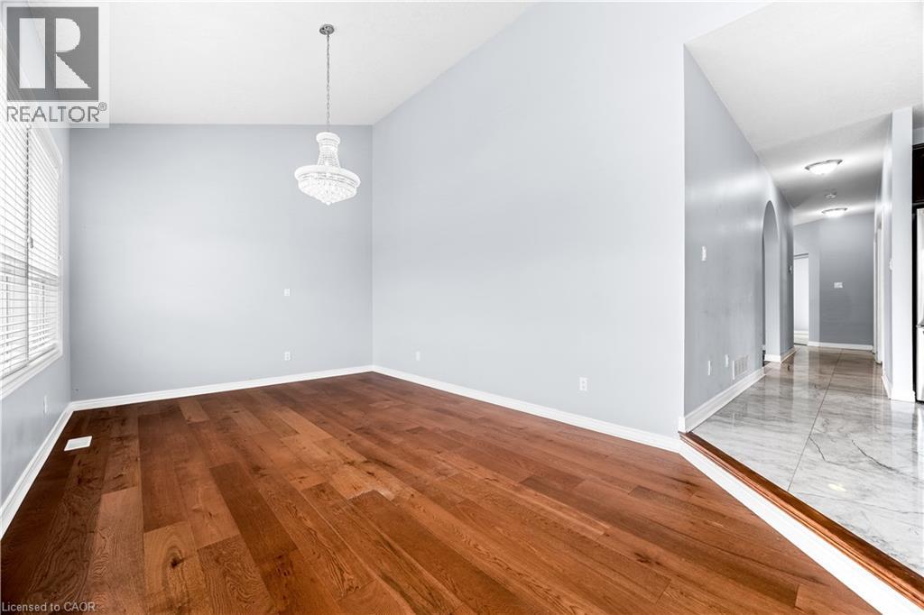 4 Clairfields Drive W, Guelph, Ontario  N1G 5H5 - Photo 22 - 40858342