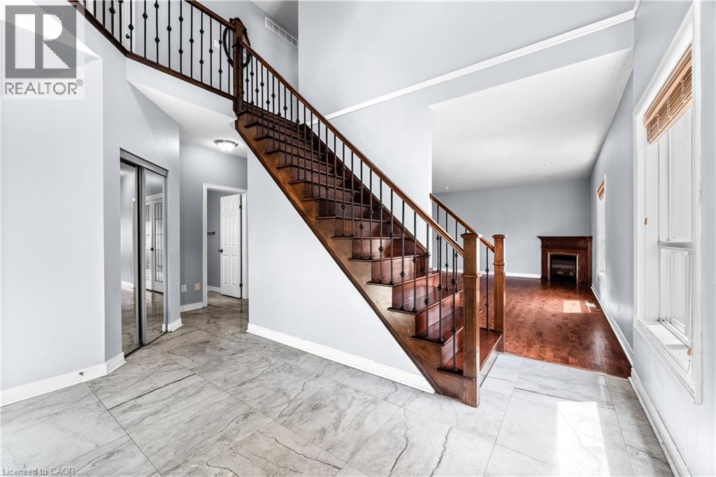 4 Clairfields Drive W, Guelph, Ontario  N1G 5H5 - Photo 8 - 40858342