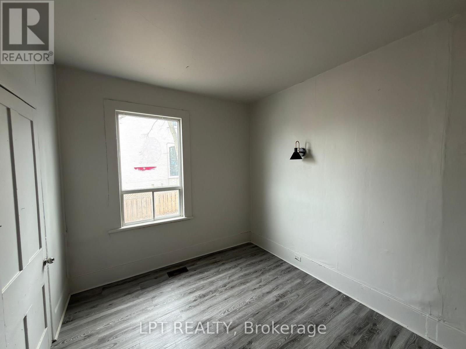 37 Elizabeth Street N, Brampton, Ontario  L6X 1S3 - Photo 6 - W13712196