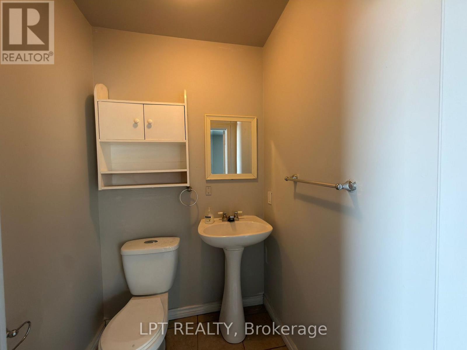 37 Elizabeth Street N, Brampton, Ontario  L6X 1S3 - Photo 7 - W13712196