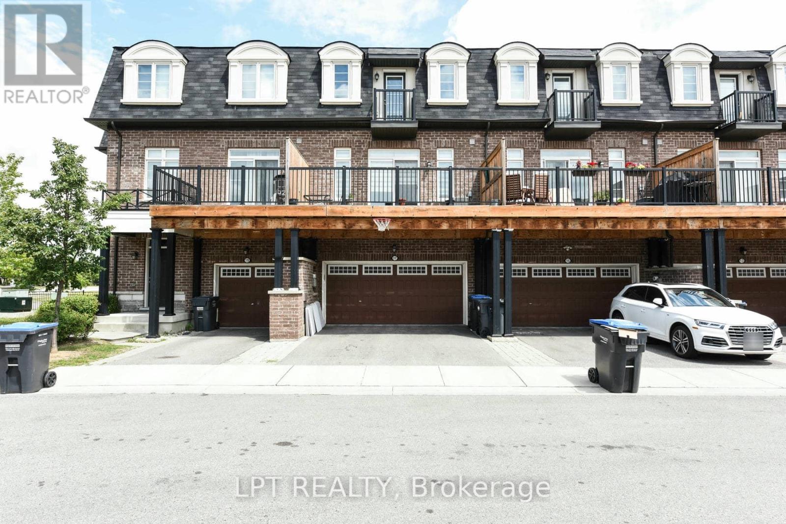 17 Gilford Street, Brampton, Ontario  L6X 0E4 - Photo 2 - W13712198