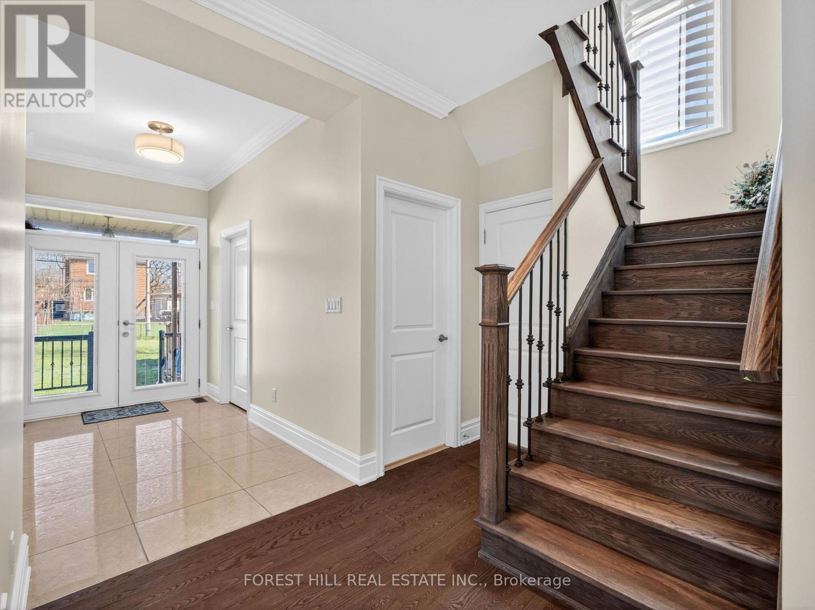 114 Regent Road, Toronto, Ontario  M3K 1H4 - Photo 4 - W13712204
