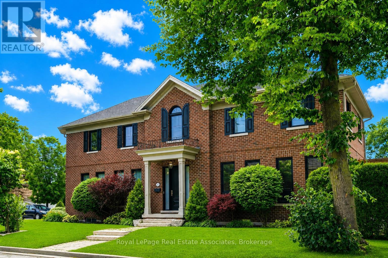 32 Jopling Avenue N, Toronto, Ontario  M9B 4E7 - Photo 2 - W13712206