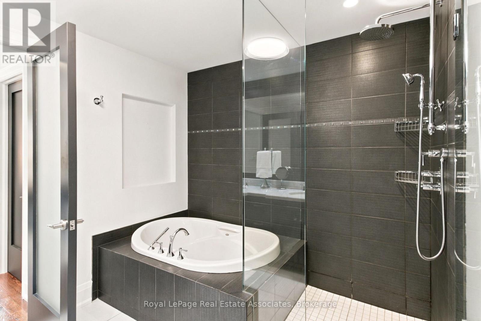 32 Jopling Avenue N, Toronto, Ontario  M9B 4E7 - Photo 28 - W13712206