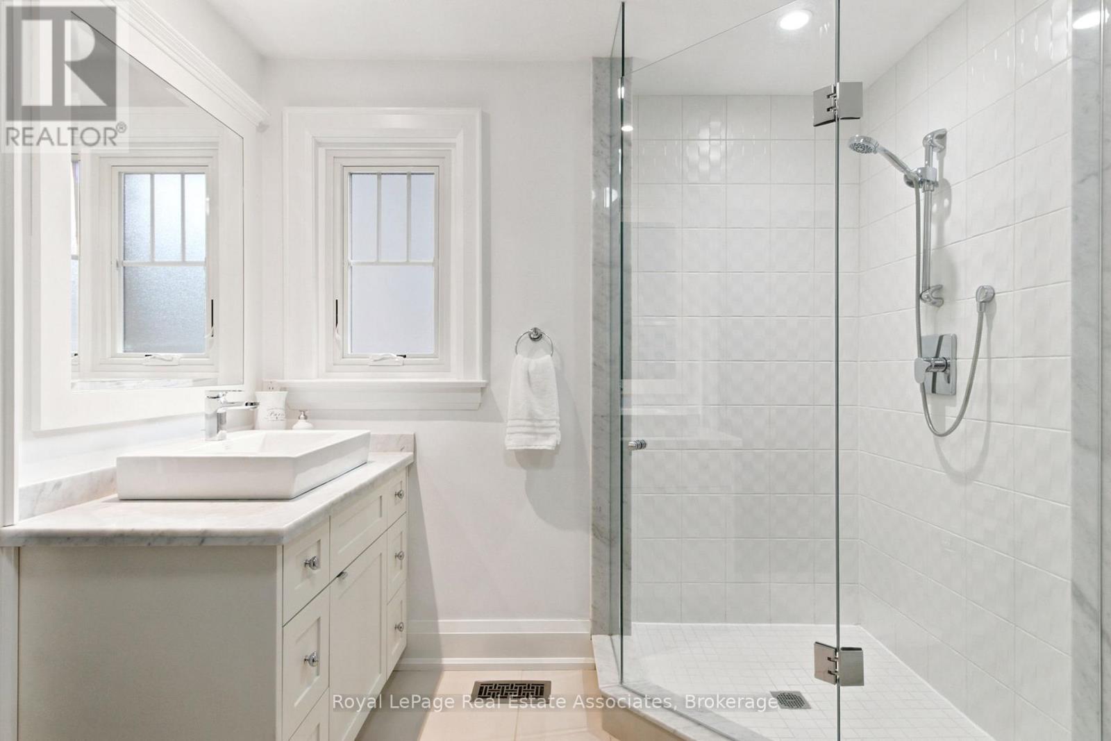 32 Jopling Avenue N, Toronto, Ontario  M9B 4E7 - Photo 33 - W13712206