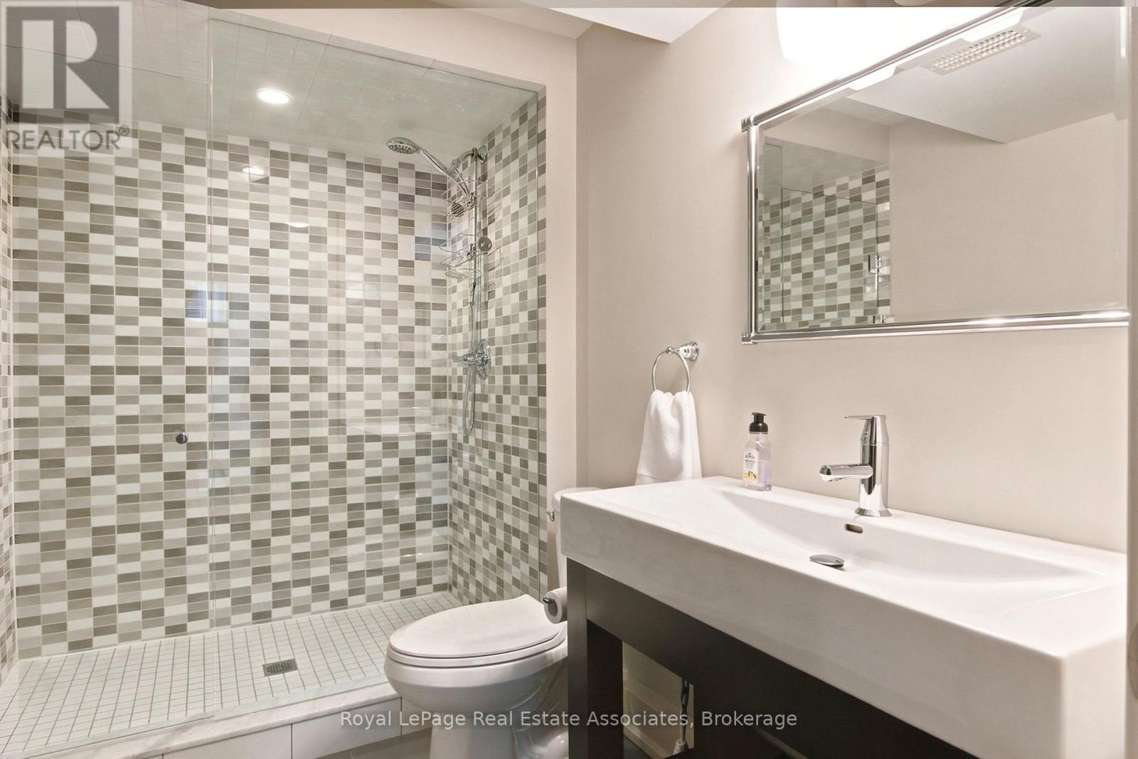 32 Jopling Avenue N, Toronto, Ontario  M9B 4E7 - Photo 41 - W13712206