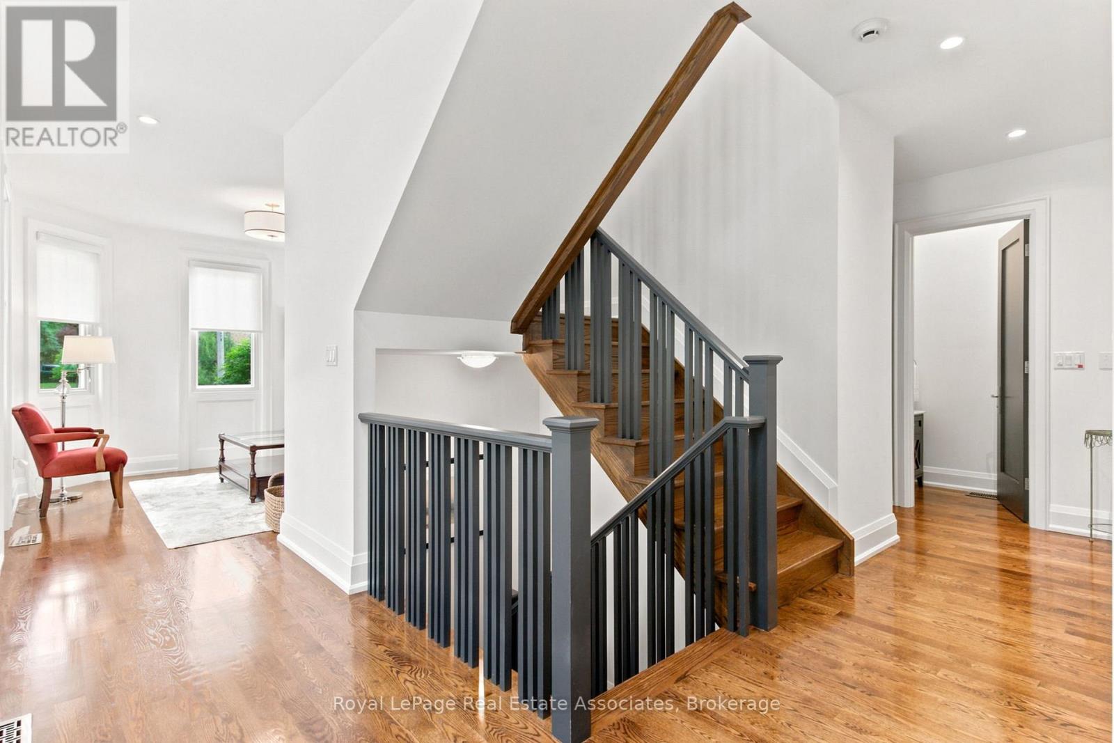 32 Jopling Avenue N, Toronto, Ontario  M9B 4E7 - Photo 5 - W13712206