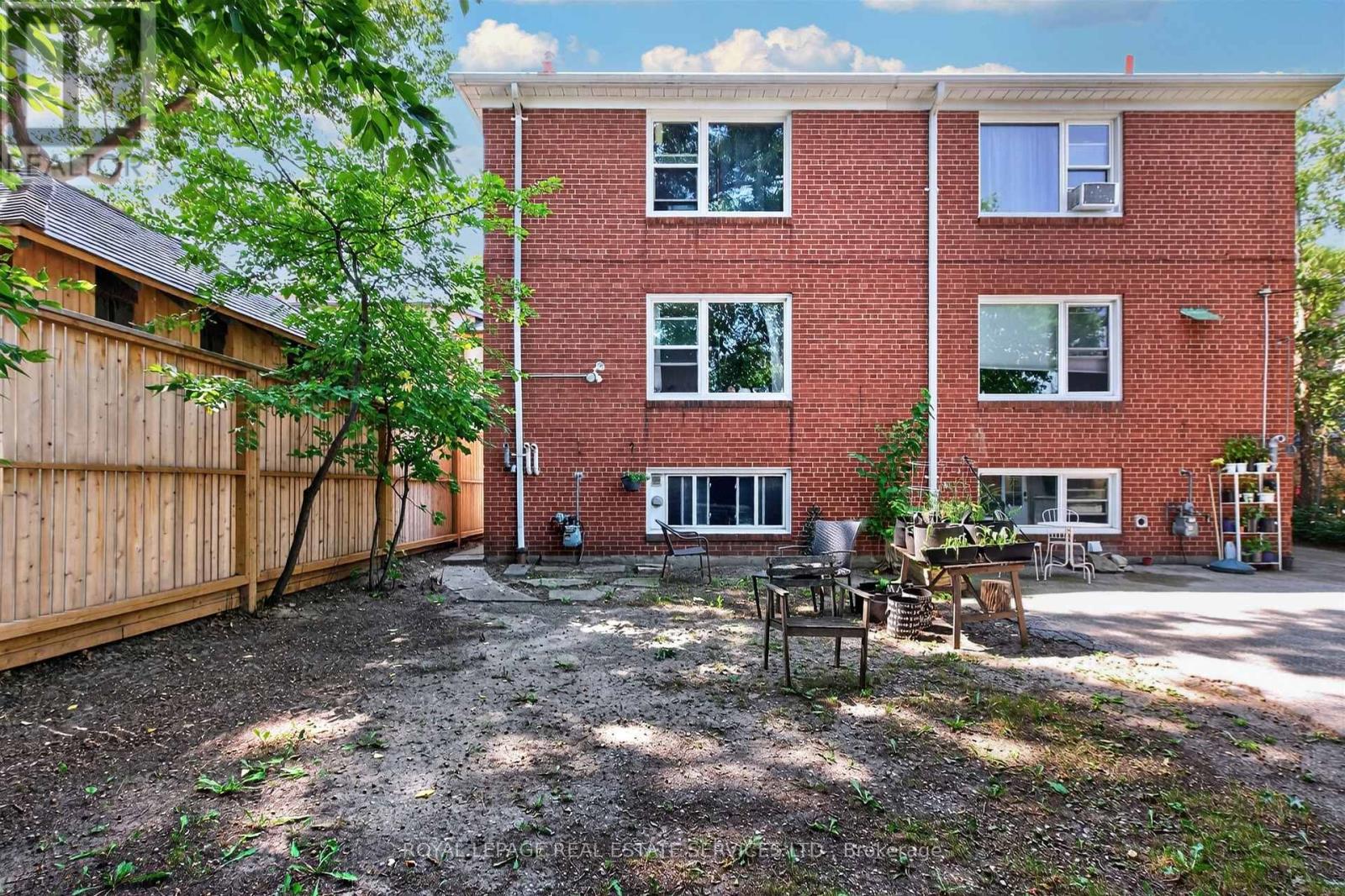 151a Evelyn Avenue, Toronto, Ontario  M6P 2Z6 - Photo 13 - W13712214