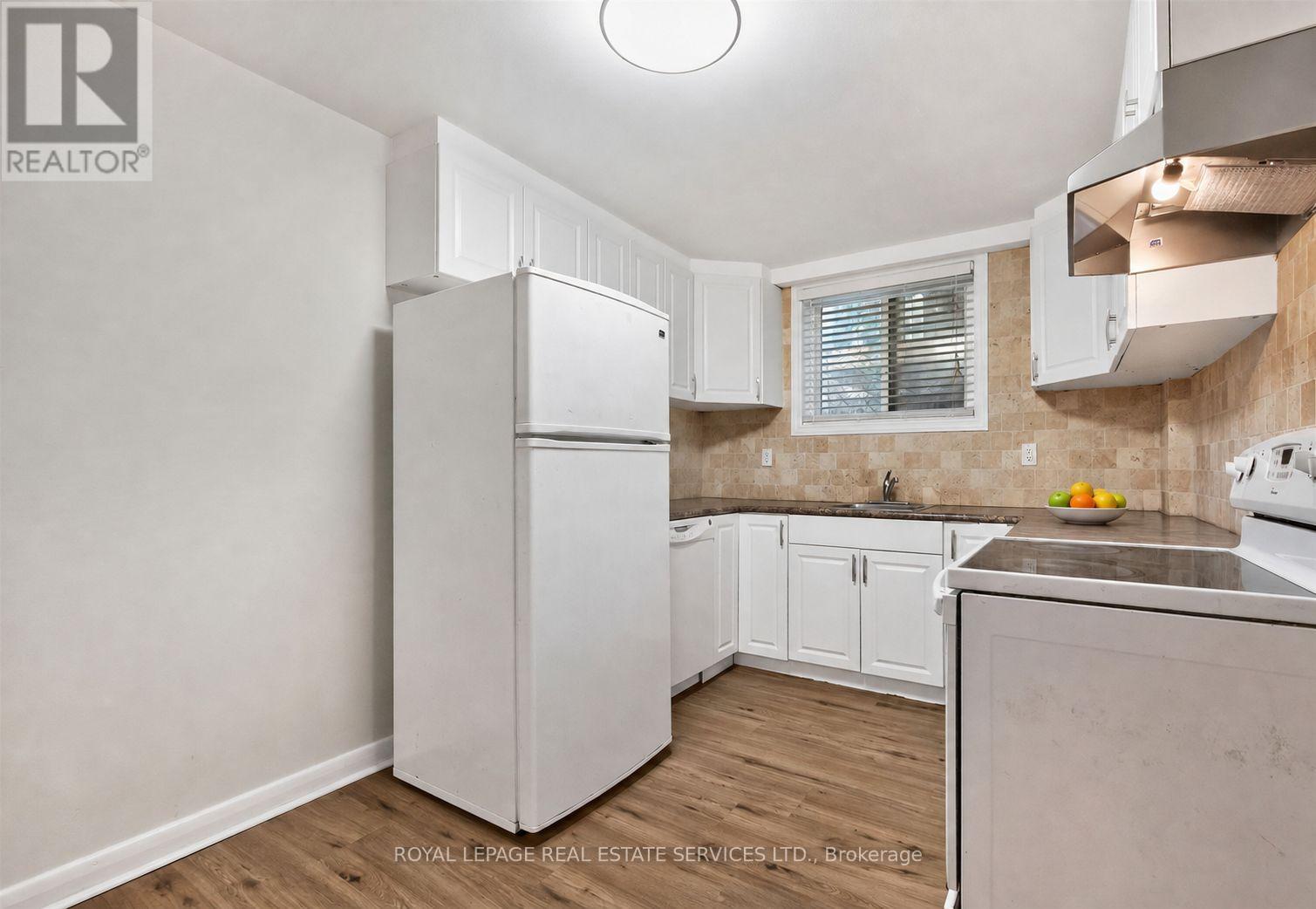151a Evelyn Avenue, Toronto, Ontario  M6P 2Z6 - Photo 5 - W13712214