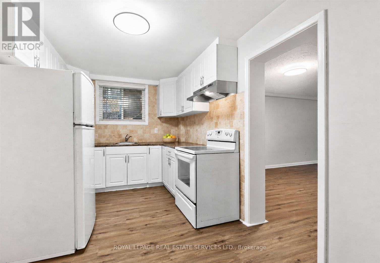 151a Evelyn Avenue, Toronto, Ontario  M6P 2Z6 - Photo 6 - W13712214