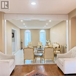 3388 Trelawny Circle, Mississauga, Ontario  L5N 6N6 - Photo 4 - W13712220