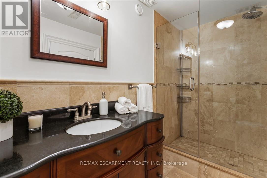 1063 Greenoaks Drive, Mississauga, Ontario  L5J 3A1 - Photo 33 - W13712222
