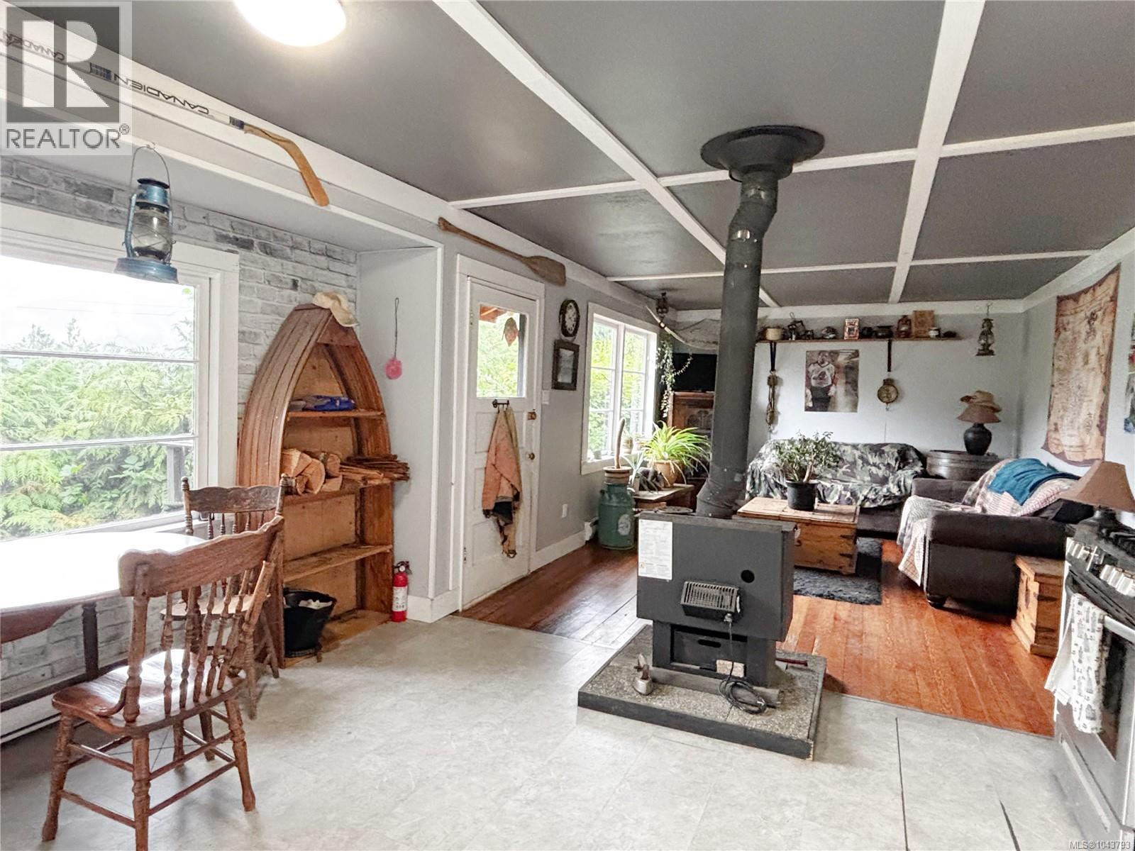 948 Maquinna Dr S, Tahsis, British Columbia  V0P 1X0 - Photo 7 - 1043793