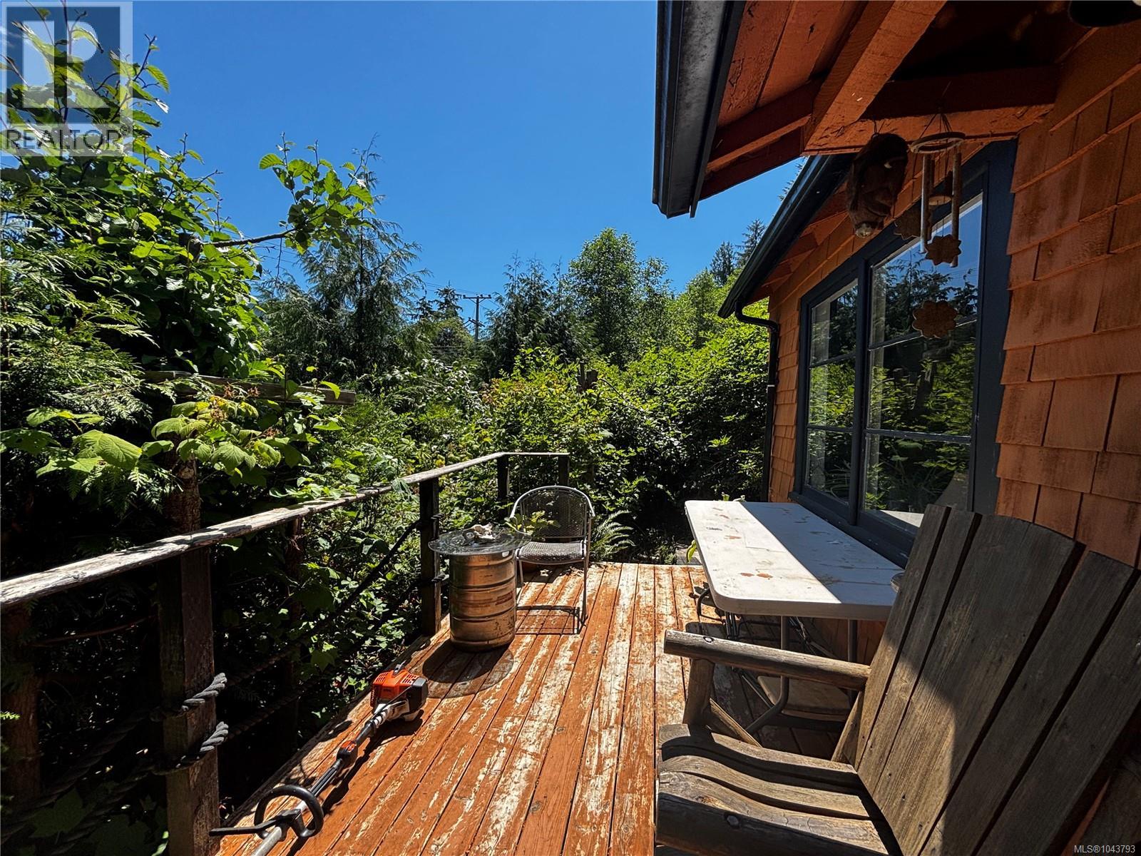 948 Maquinna Dr S, Tahsis, British Columbia  V0P 1X0 - Photo 17 - 1043793